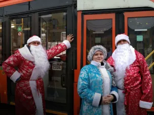 Новогодние волшебники из второго троллейбусного депо