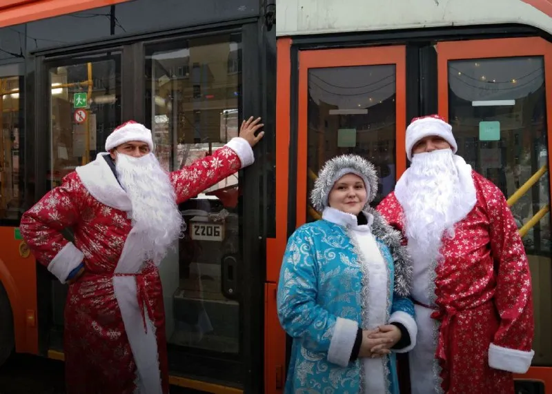 Новогодние волшебники из второго троллейбусного депо