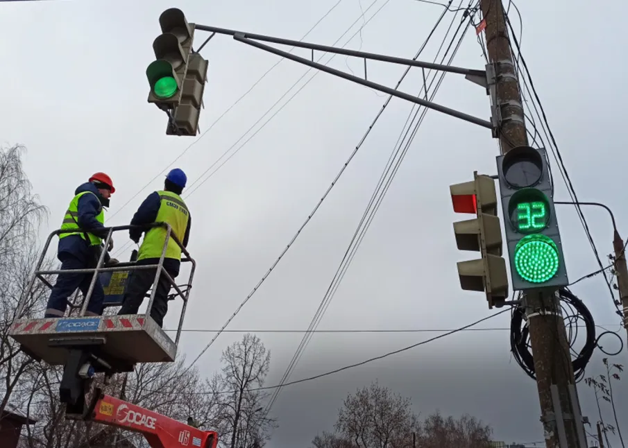 "Умные светофоры": Современные снаружи, интеллектуально насыщенные внутри